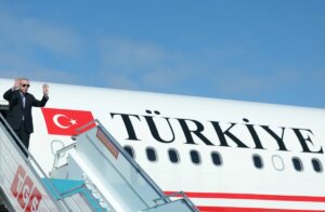 cumhurbaskani erdogan baris icin sarm el seyh zirvesine katilmak uzere misirda hu33MHrN.jpg